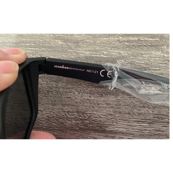 NWT Foster Grant Ironman Sunglasses Rectangle Frames Gray / Black - Picture 5 of 6